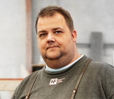 Morten Winther, skæreassistent hos Næstved Flisecenter