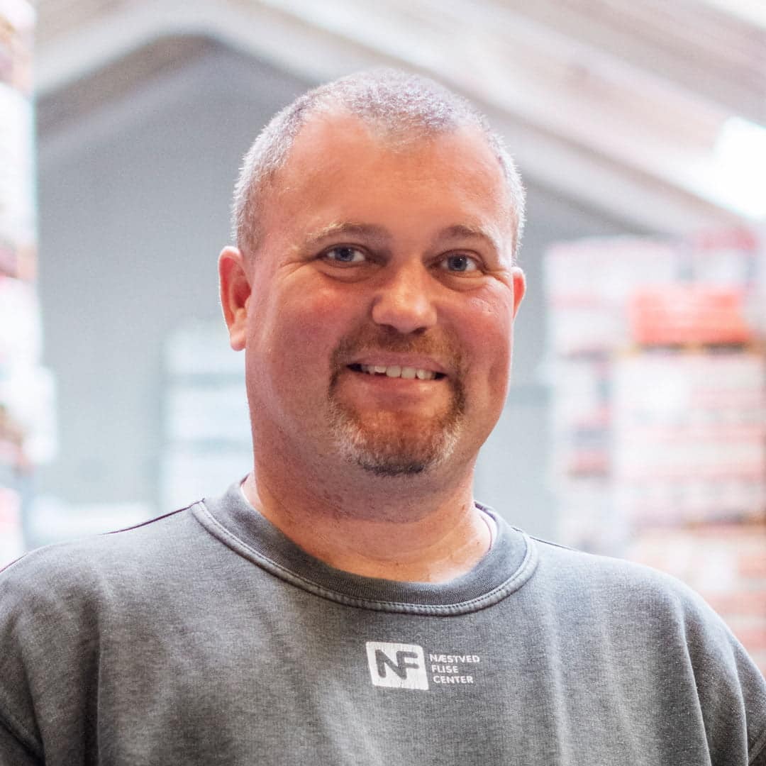 Leo Magnusson, lagerchef hos Næstved Flisecenter
