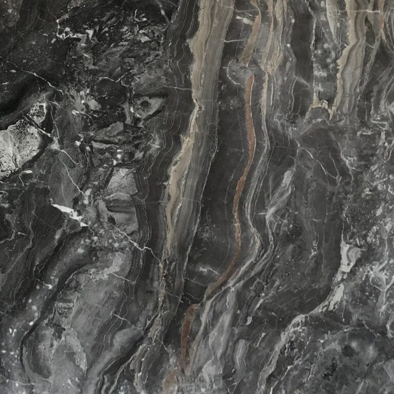 Marmor Arabescato Grigio: mørkegrå med lyse årer