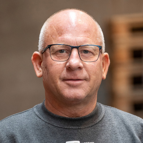 Lars Westy Stephensen, lagerassistent hos Næstved Flisecenter