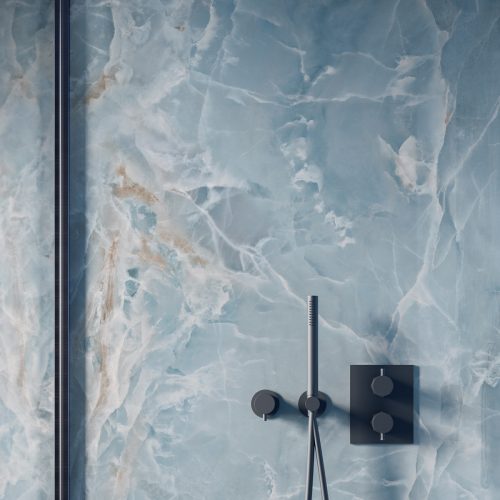 alabastri_blå_smooth_60x120_miljo1